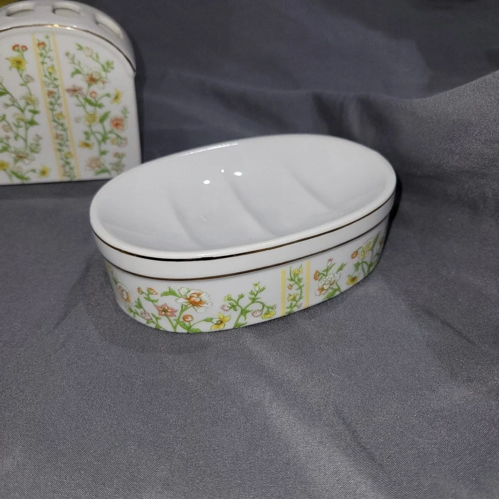 VTG Floral Soap Dish and Toothbrush holder Japan by Seven Seas Bathroom Set